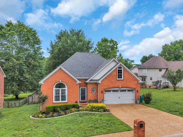 7824 Farmington Pl, Nashville, TN 37221