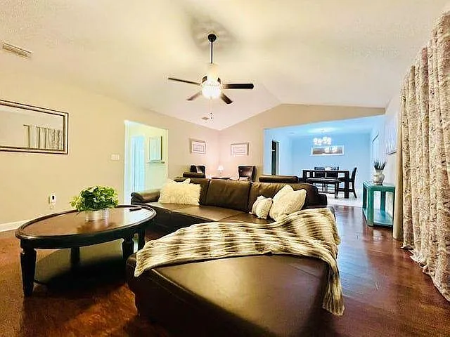289 Honeysuckle Way — Photo 3