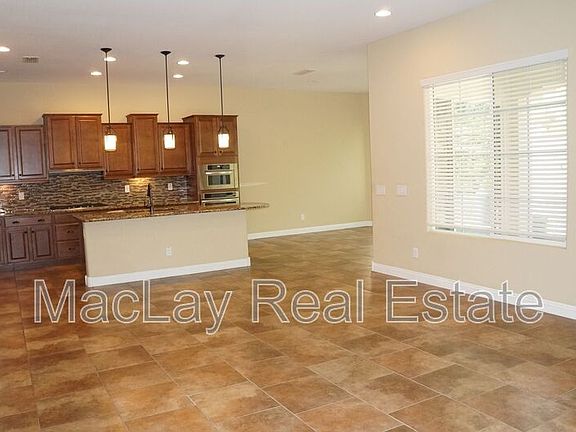 2nd image of 3311 S Ivy Way
