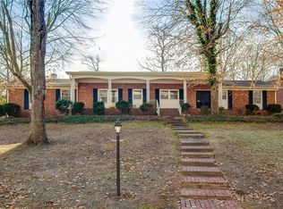 950 Croyden St, High Point, NC 27262