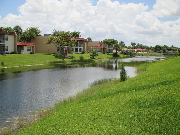 3rd image of 224 Lake Dora Dr