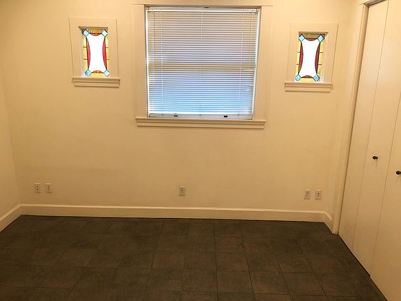 3rd image of 1000 Oak St APT 9