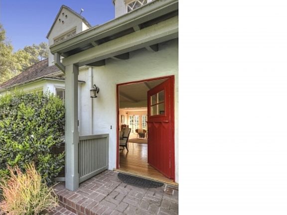 3rd image of 8685 Crescent Dr