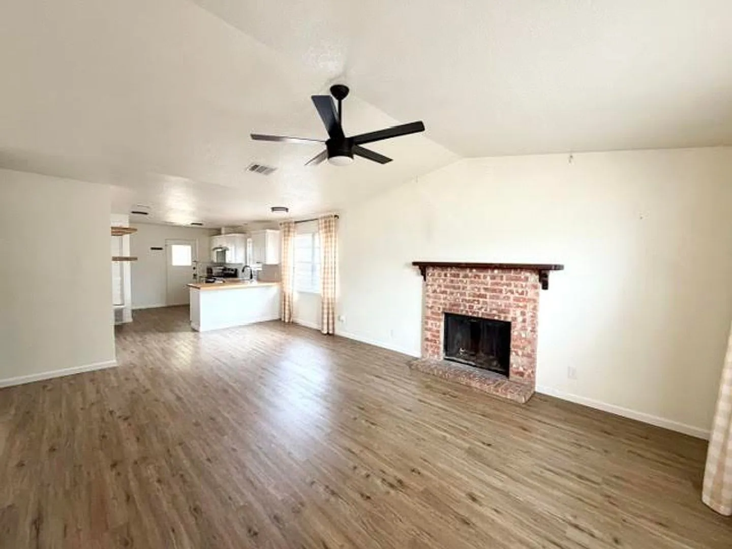 1410 Chapel Creek Rd — Photo 3