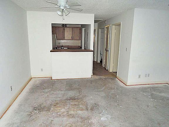 5th image of 519 Crooked Lake Ln APT C