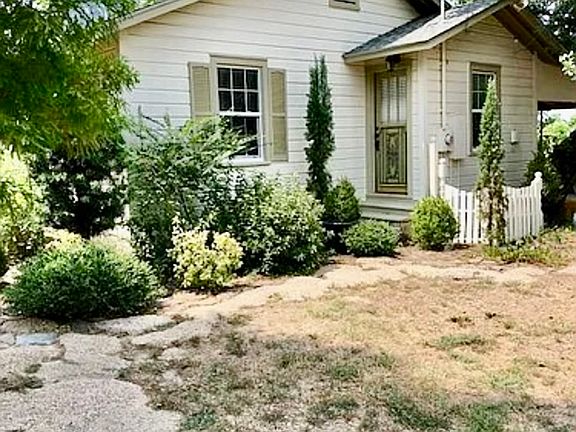 3rd image of 1015 Kings Ln