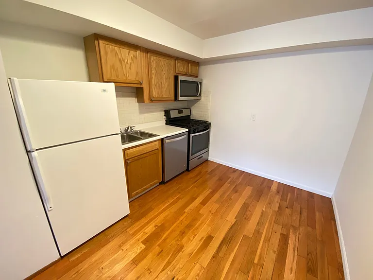 Chittenden Ave 34 UL — Photo 26