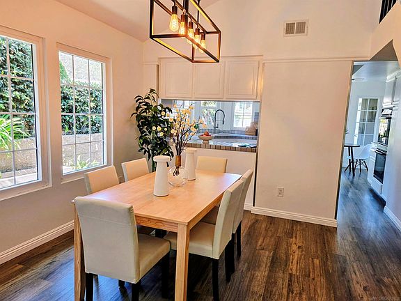 4th image of 586 Southbridge Ct
