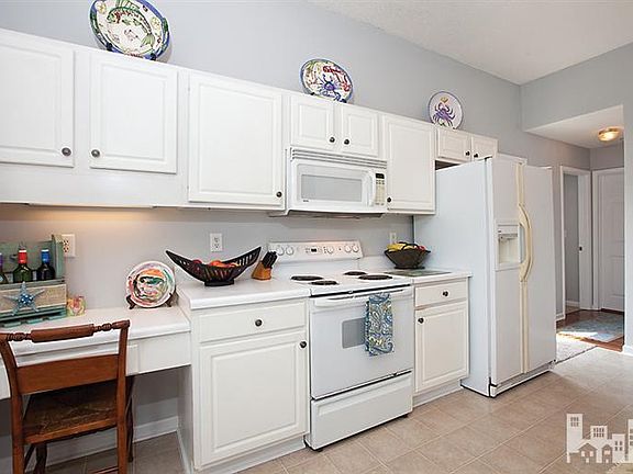 5th image of 705 Bancroft Dr