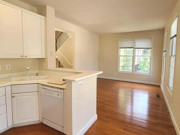 2511 Gadsby Pl — Photo 14