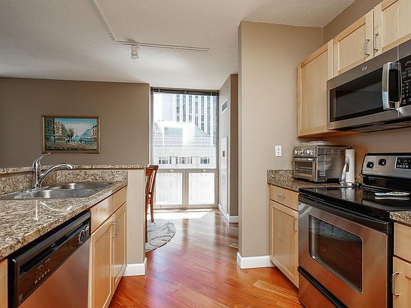 5th image of 222 N Columbus Dr APT 3909