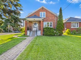 493 College St #1, Kingston, ON K7L4M8