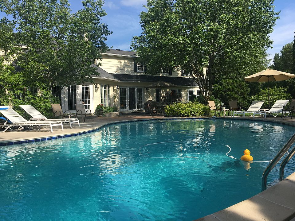 1st image of 4624 Sunningdale Dr