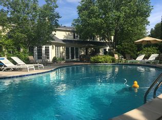 4624 Sunningdale Dr, Bloomfield Hills, MI 48302