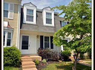 24 Devon Ct, Sterling, VA 20165