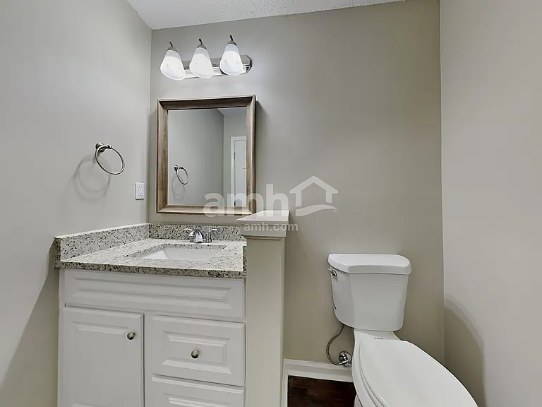 7748 Parkmont Dr — Photo 10