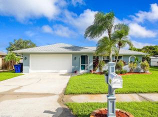 882 Adelphi Ct, Fort Myers, FL 33919