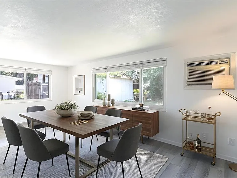 2420 Avenue A NW — Photo 5