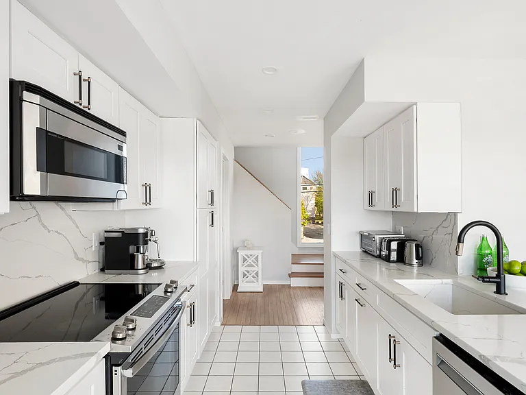 88 Dune Rd — Photo 36