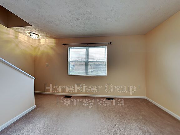 3rd image of 302 Bellford Ct