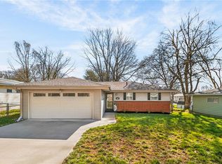 3407 E Lantern Ln, Saint Joseph, MO 64506
