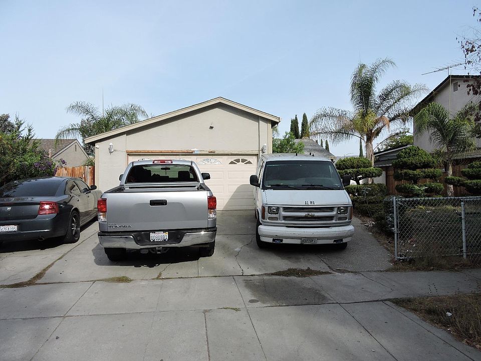 1st image of 3057 Cunningham Ave
