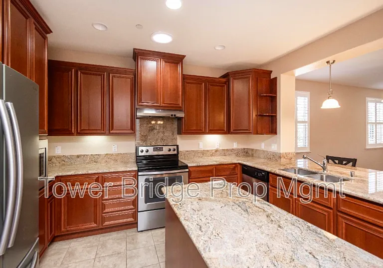 1457 Marseille Ln — Photo 8