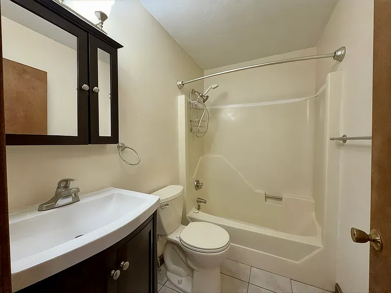 15 Burghardt St — Photo 6