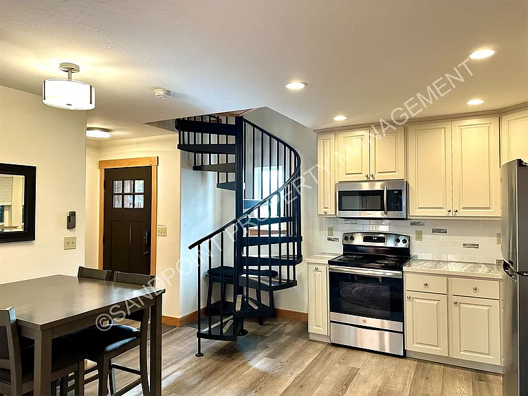 612 Poplar St #1 — Photo 13