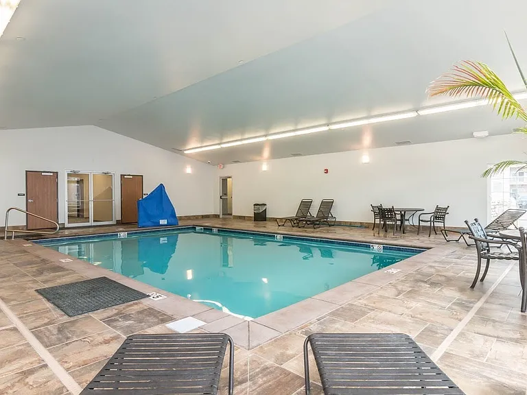 Dakota Pointe — Photo 4