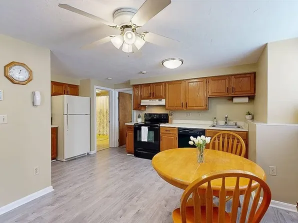 10-10 Hulbert Rd #A, Worcester, MA 01603