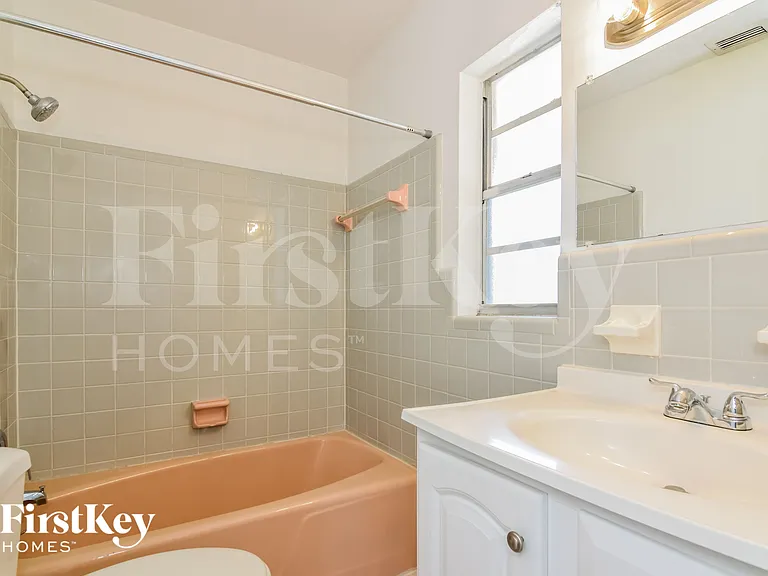 4818 W Bay Villa Ave — Photo 13