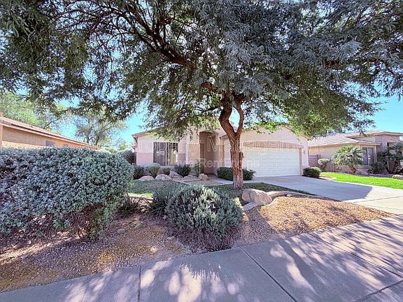 2nd image of 2061 E Bellerive Pl