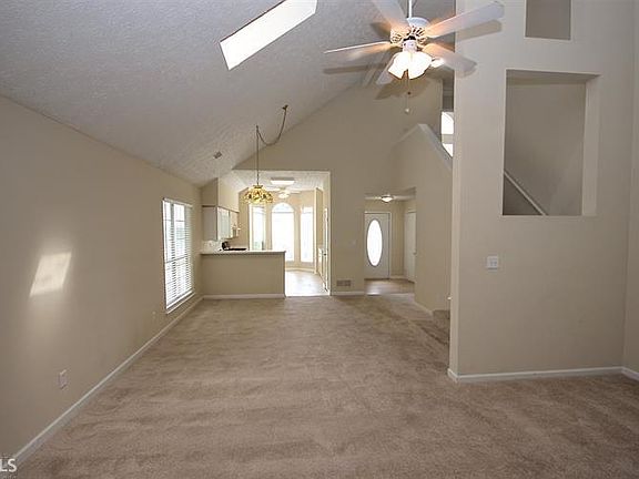 3rd image of 54 Braelinn Creek Ct