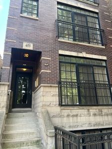 653 W Belmont Ave APT 1, Chicago, IL, 60657