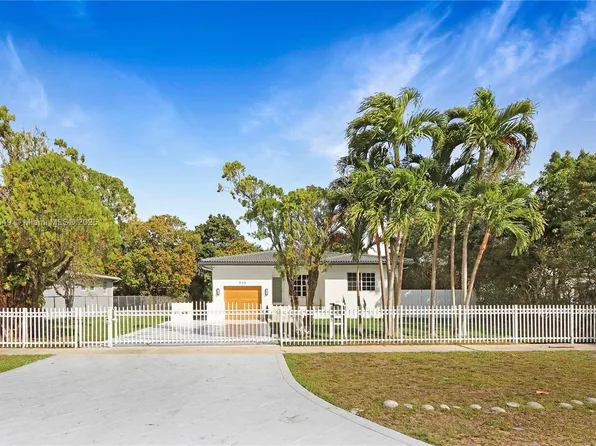935 NE 136th St, North Miami, FL 33161
