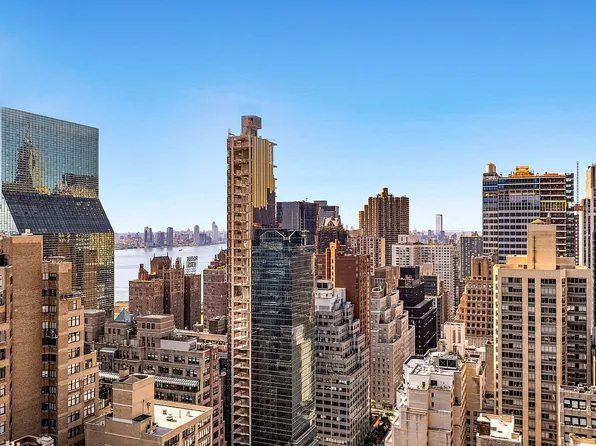 236 E 47th St APT 38A, New York, NY 10017