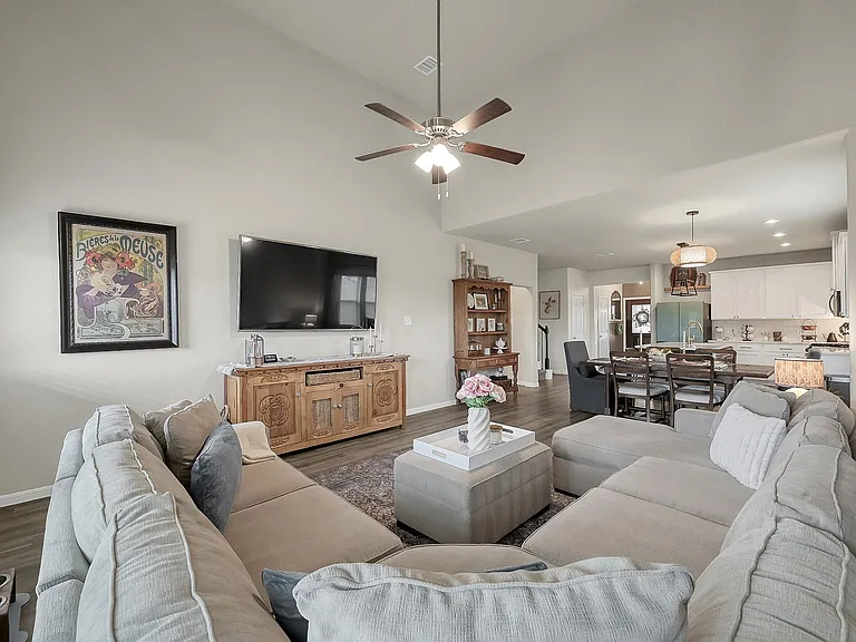 679 Red Elm Ln — Photo 17