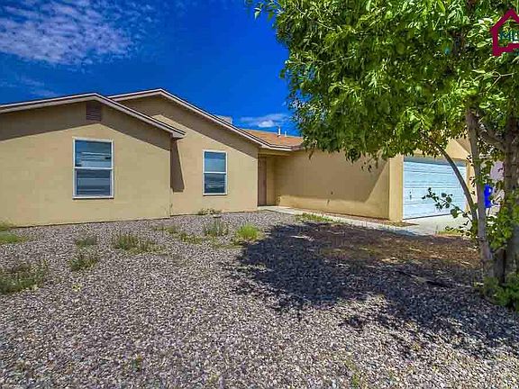 3rd image of 5731 Pecan Ln
