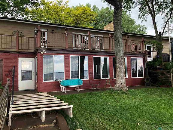 2nd image of 172 W Lake Dr