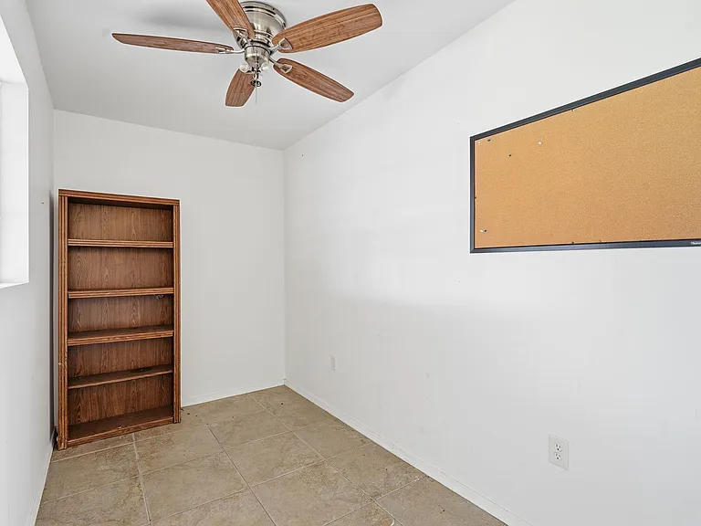 742 E Sierra Vista Dr — Photo 17