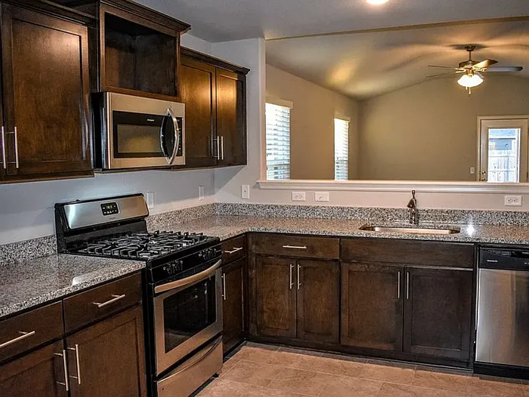 7218 S Laurel Pl — Photo 4