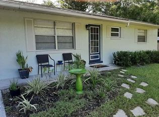 31546 Anderson Dr, Tavares, FL 32778
