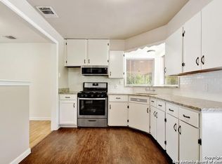 246 Storeywood Dr, San Antonio, TX 78213