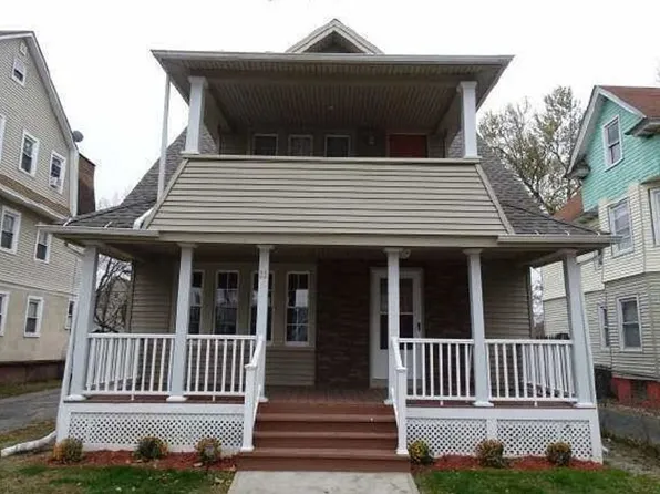 32 Dresden St, Springfield, MA 01109