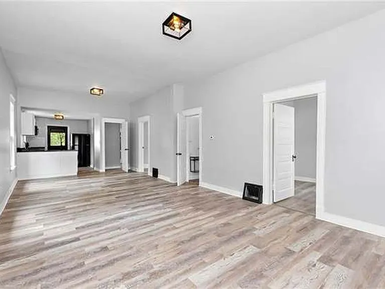 1106 N Osage St — Photo 5