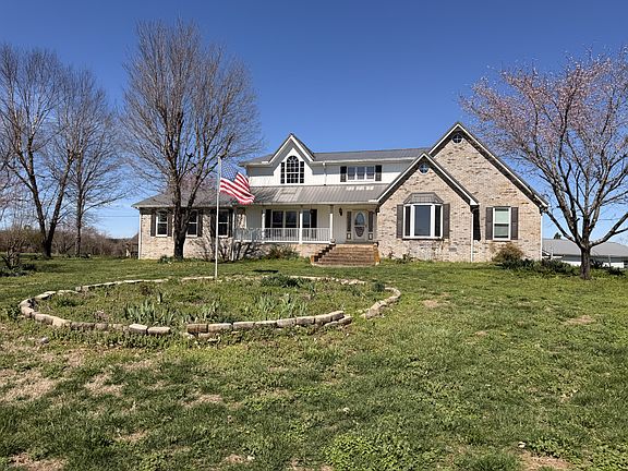 4th image of 1585 Jones Creek Rd