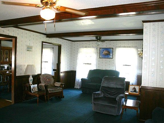 5th image of 1042 Weeping Willow Dr