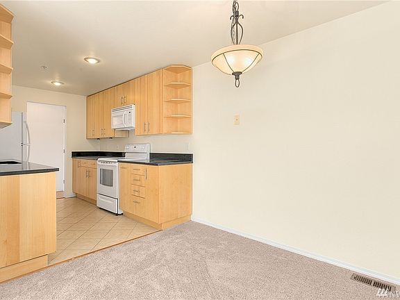 3rd image of 18523 68th Ave NE