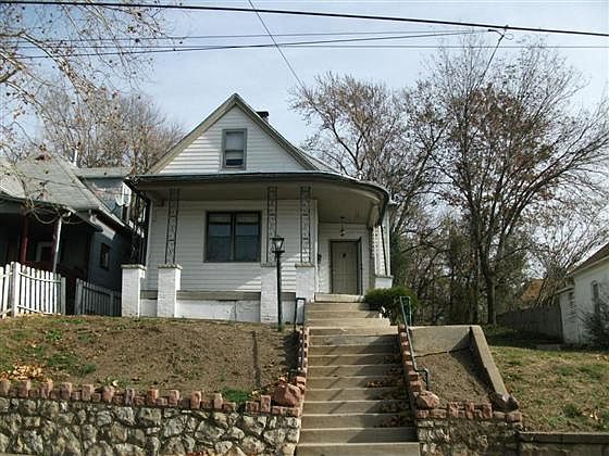 1st image of 819 Vine St